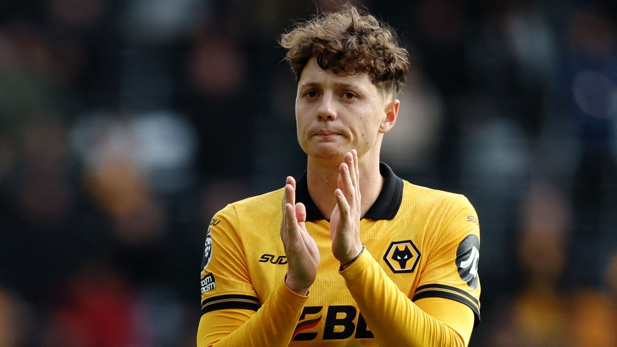 Je jako obránce z Rolls-Royce, píší o Krejčím v Anglii. Vlci ale v lize dál čekají na výhru